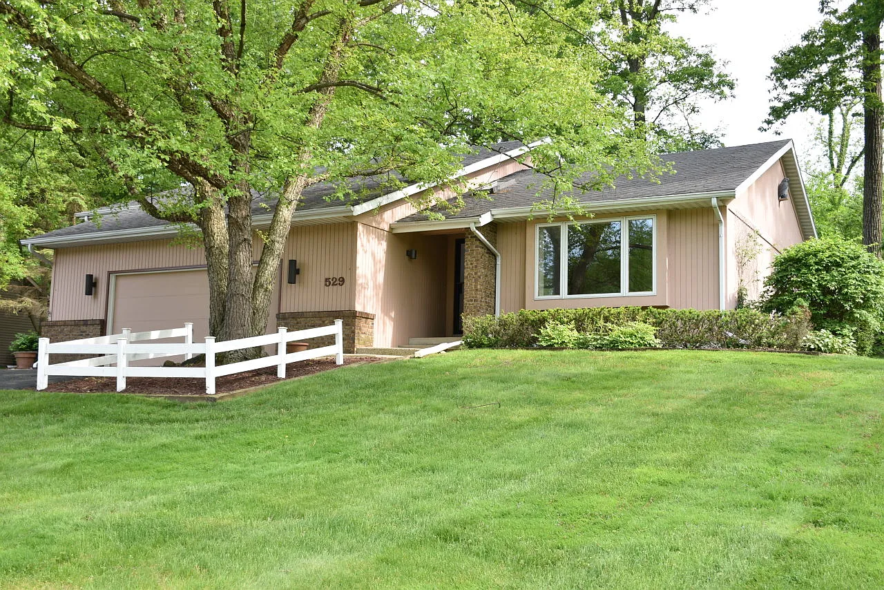 529 Morgan Dr photo 1