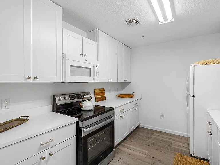 1209 Main St #302 — Photo 7