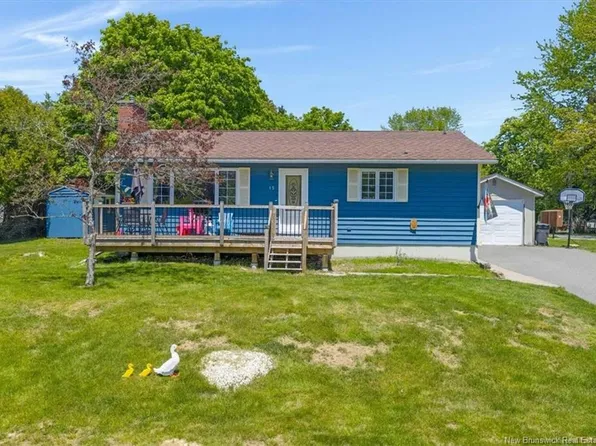 15 Roberts Ln, Quispamsis, NB E2E 1B9