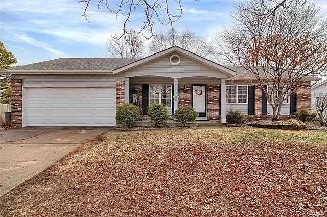 1st image of 914 Harbor Oaks Ct