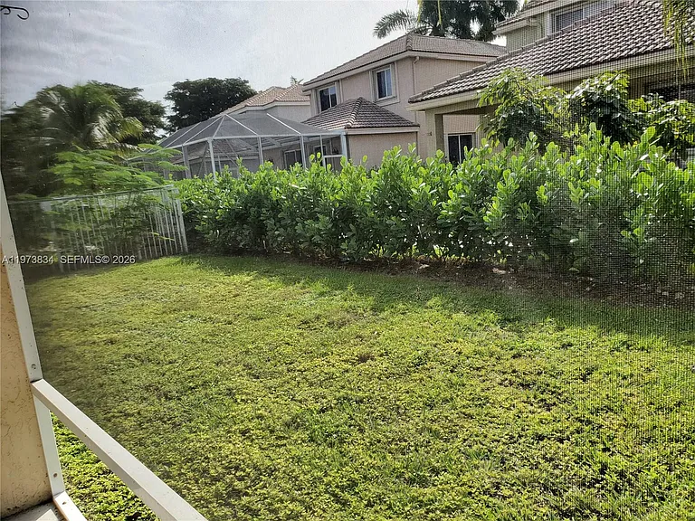 1527 Winterberry Ln — Photo 18