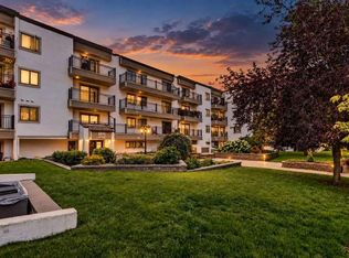723 N 57th Ave SW #214, Calgary, AB T2V 4Z3