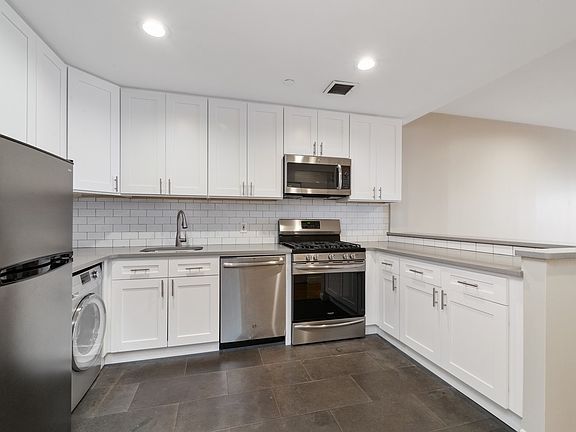 3rd image of 152 Ludlow St APT 2C