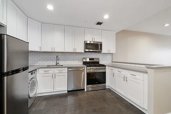 Rented by REAL New York | media 5