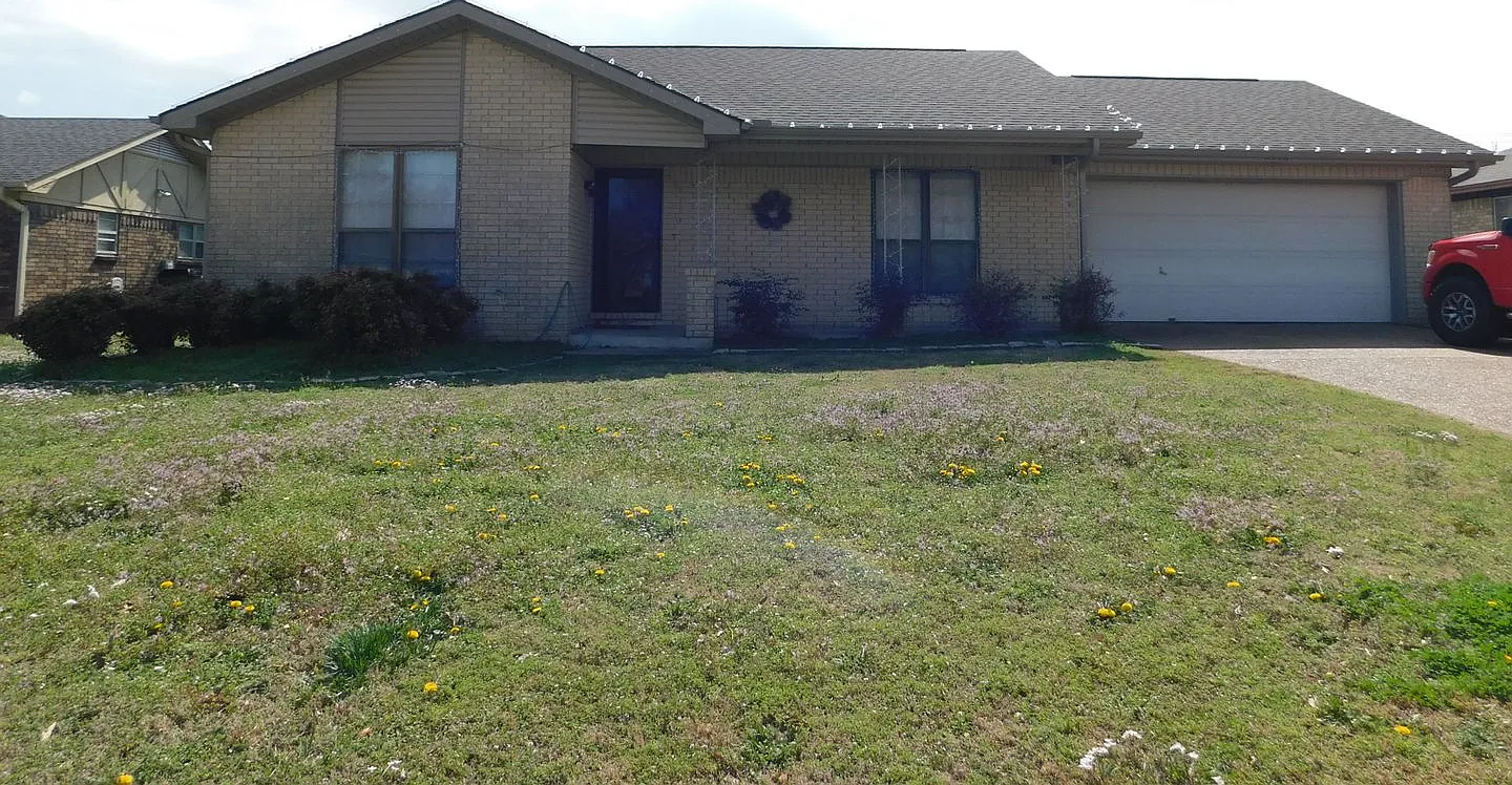 Charming 3 Bedroom 2 Bath House — Photo 1