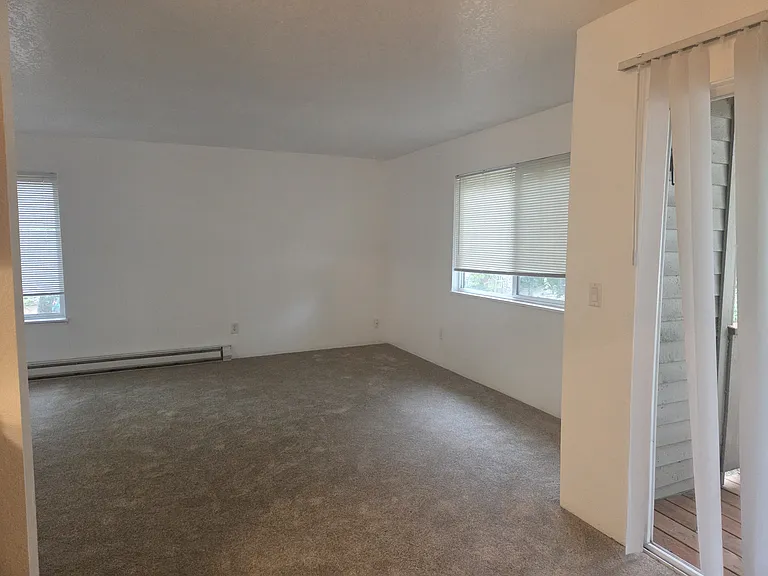 6170 SW Valley Cir — Photo 9