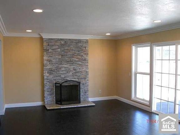 Family room/Fireplace