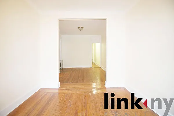 Rented by Link NY Realty | media 4