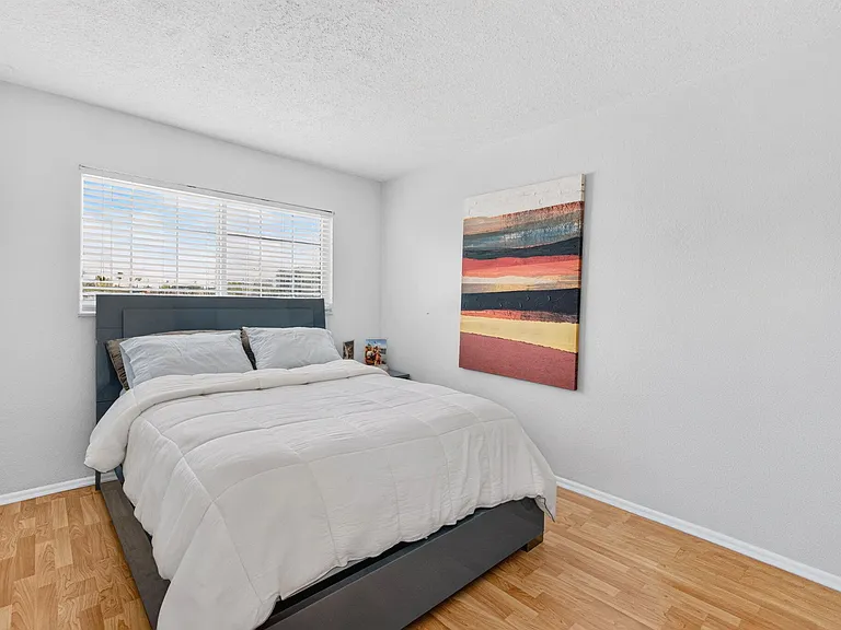 3004 NE 5th Ter #C216 — Photo 40