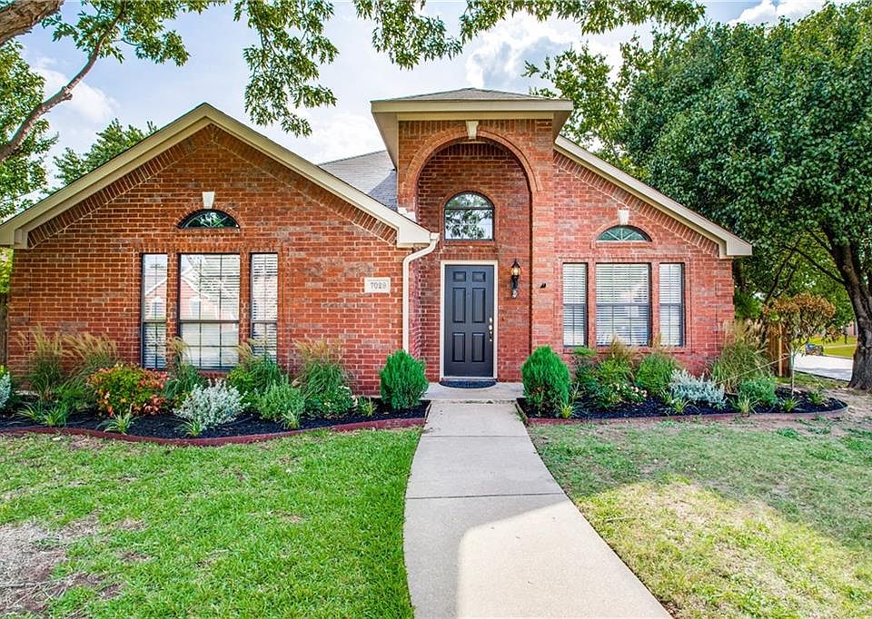 1st image of 4829 Scots Briar Ln
