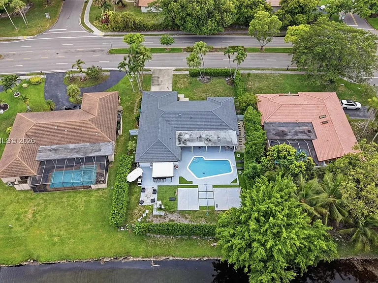 9935 Ramblewood Dr — Photo 47