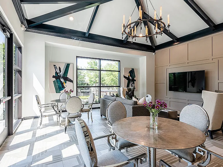 Walnut Hill Las Colinas — Photo 17