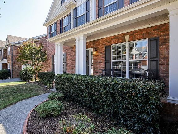4th image of 414 Laurel Hills Dr