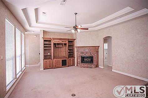3rd image of 4821 Oakhurst Ln