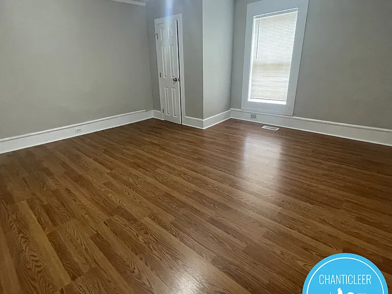 1604 E Main St — Photo 11