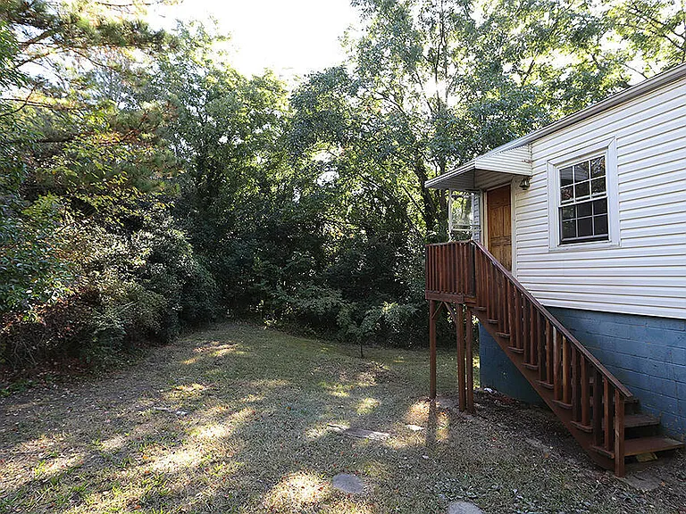 615 Arnette Ave — Photo 11
