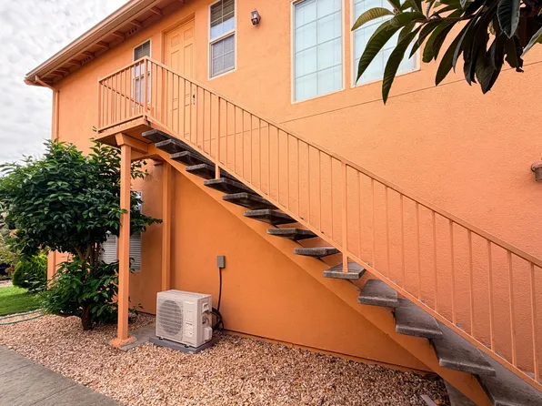 1463 Trombetta St, Santa Rosa, CA 95407