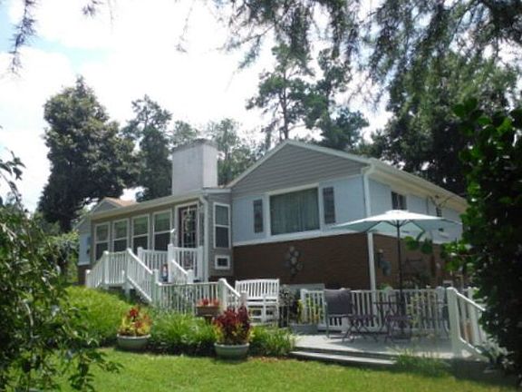 2nd image of 1848 Robin Rd