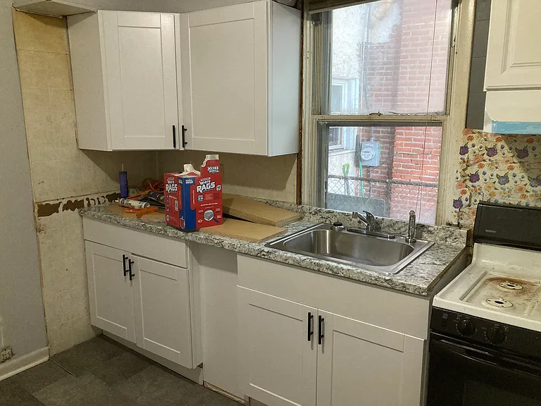929 Green St — Photo 8