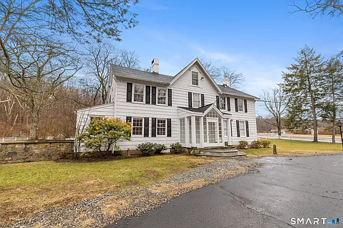 523 Danbury Rd Photo 1