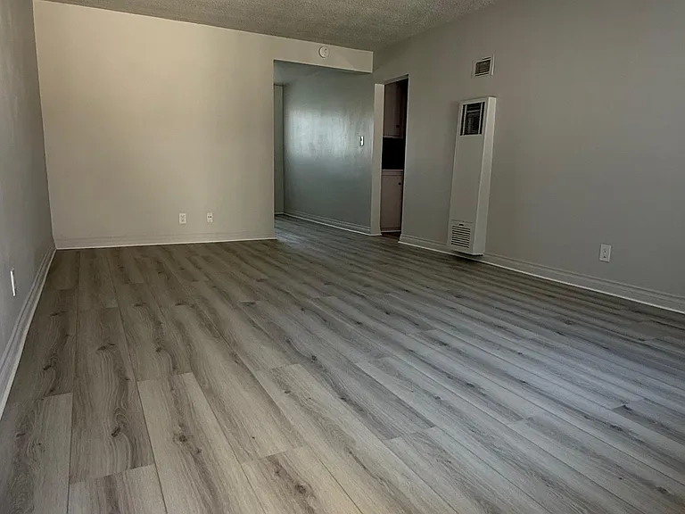135 E Wakefield Ave #1 — Photo 4