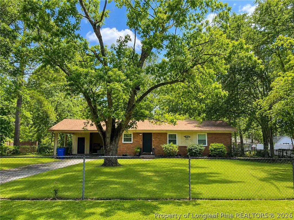 3 bed, 2.0 bath, 1075 sqft, $1,600 — Photo 1