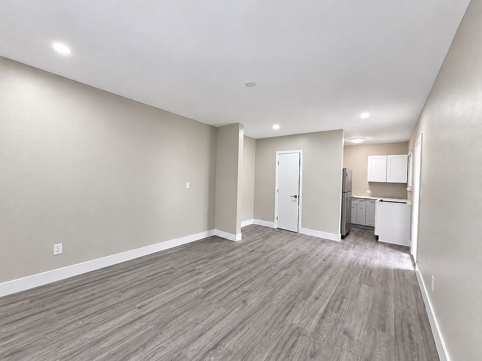 2377 NW 35th St Rear Studio - 01