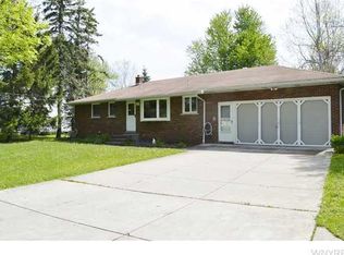 25 Stahl Rd, Getzville, NY 14068