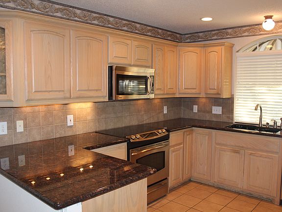 3rd image of 2830 Judson Cir