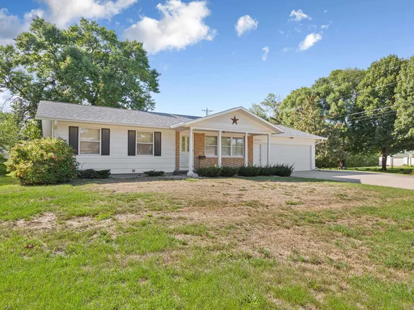 101 Harrison St, Emmetsburg, IA 50536
