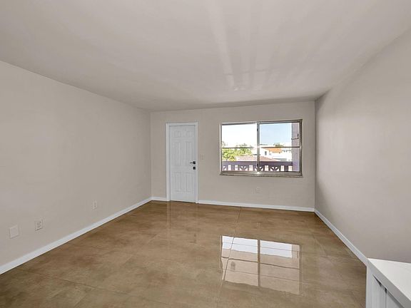 2nd image of 1575 Euclid Ave APT 403