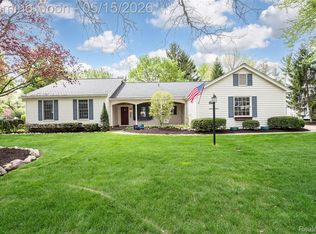 20489 Lexington Blvd, Northville, MI 48167