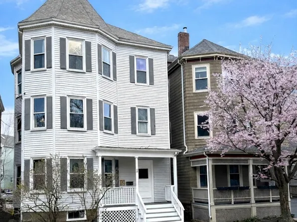 68 Chestnut St #2, Brookline, MA 02445