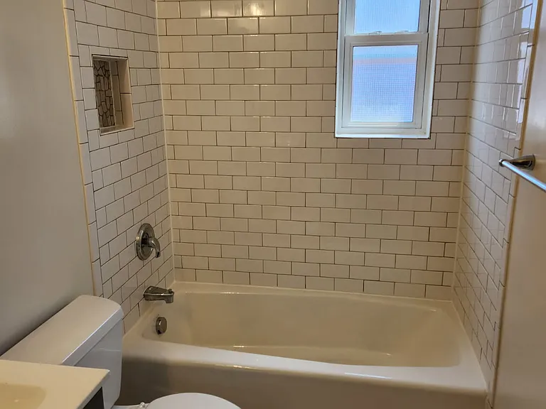 720 N Vermont St #2 — Photo 3