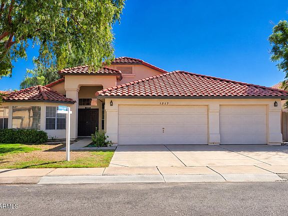 2nd image of 1217 E SANDCASTLE Court