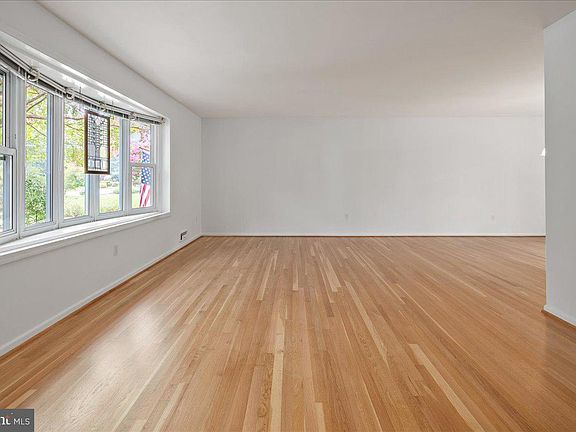 5th image of 9210 Cherrytree Dr