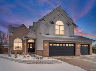 8203 Boulder Dr, Davison, MI 48423