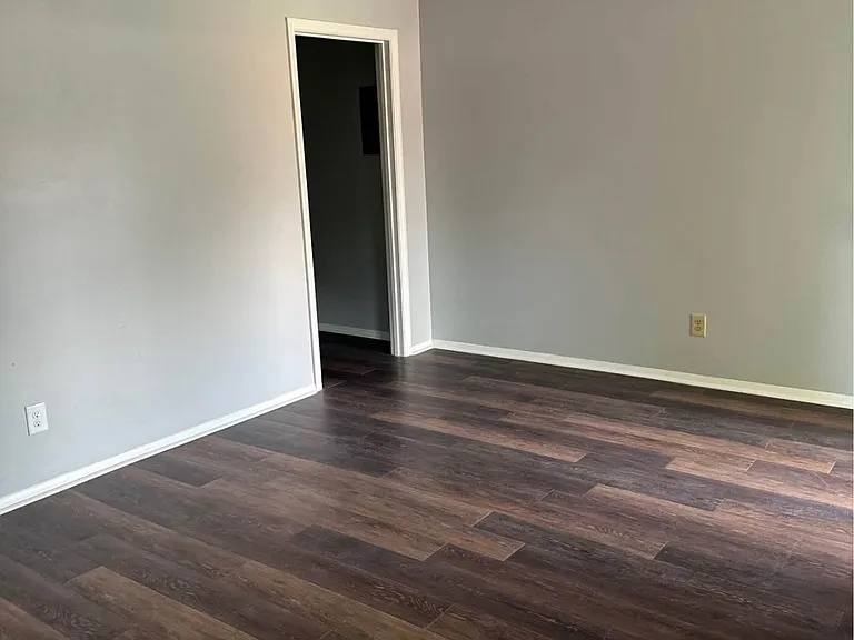 1310 Queens Rd #B — Photo 3
