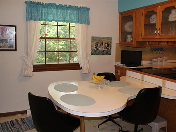 5th image of 3152 Danbury Dr W