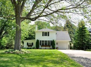 1705 Traymore Rd, Minnetonka, MN 55305