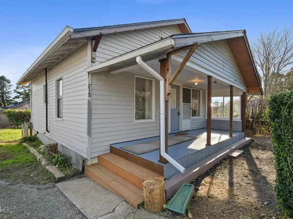 215 Cypress Ave, Garibaldi, OR 97118