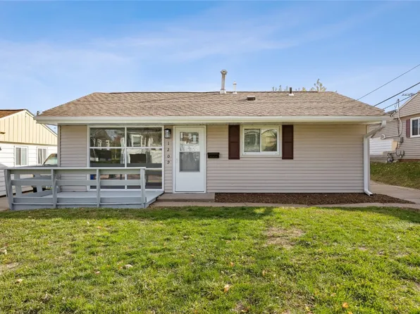 1209 16th St SW, Cedar Rapids, IA 52404