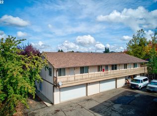 1049 W Lookingglass Rd, Roseburg, OR 97471