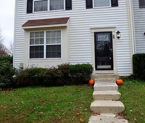 3rd image of 11 Forest Glen Ct