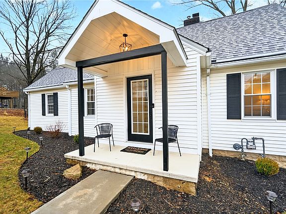 3rd image of 9720 Bellcrest Rd