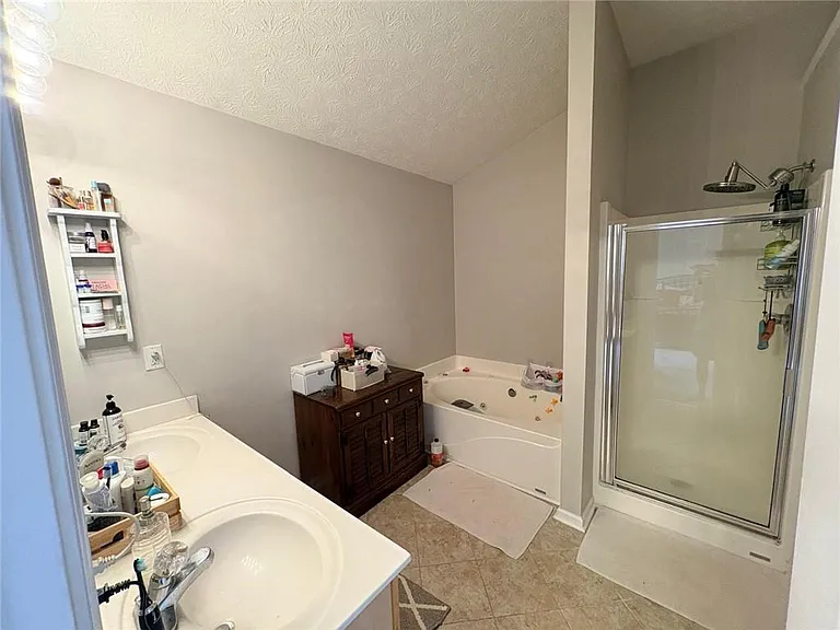 3082 Kentmere Dr — Photo 10