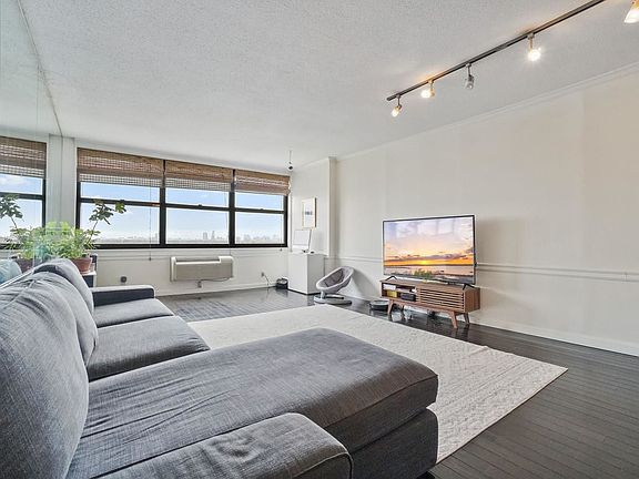 5th image of 7000 Boulevard East APT 27I