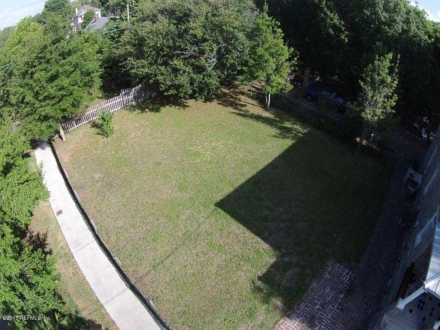 2nd image of 4 Stuart St