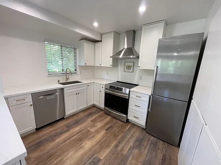 2527 Westberry Dr — Photo 4