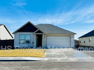 3907 Charleston Ln, Pasco, WA 99301
